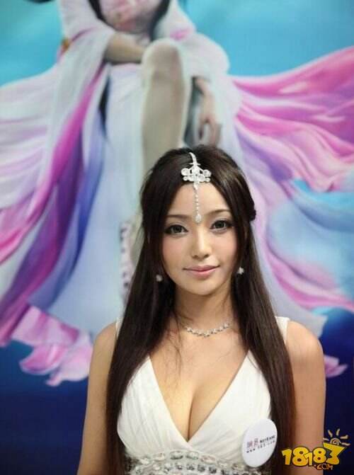 今年根本看不到 历年CJ最胸猛妹子(第二弹)