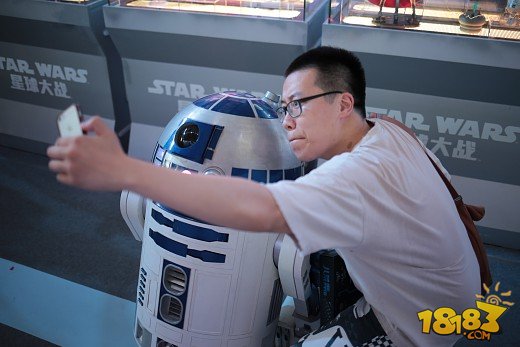 科技也性感  《星球大战》机器人R2-D2艳压ChinaJoy群芳