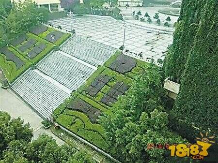 重庆少年用《我的世界》还原母校