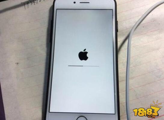 苹果iPhone最无语死机：白苹果是怎么回事