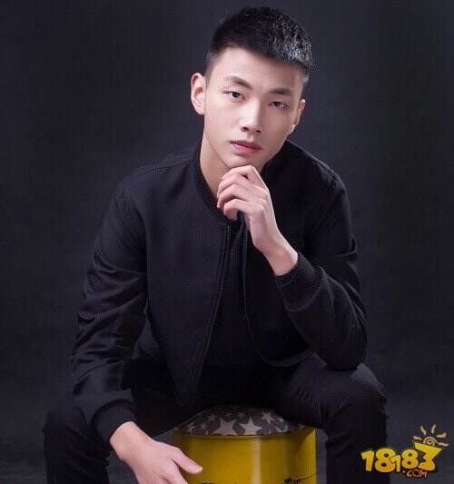 球球撩妹圣手 虎牙直播处CP的权威都在这里！