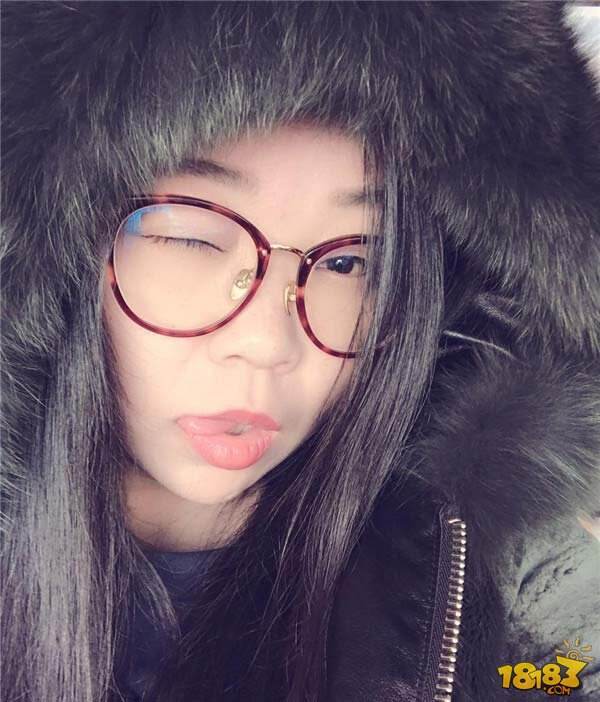 最污女解说19点首秀虎牙直播 筱妖生活照如此