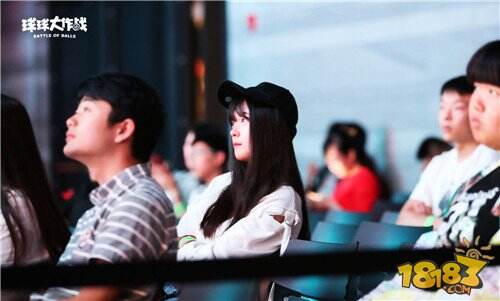 男孩纸必看!球球大作战小姐姐信息曝光