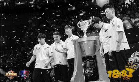 KPL春季赛总决赛荣耀时刻：QGhappy，我们一起赢！