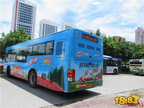 异业合作玩出10亿瓶身新深度 统一成《球球大作战》新CP