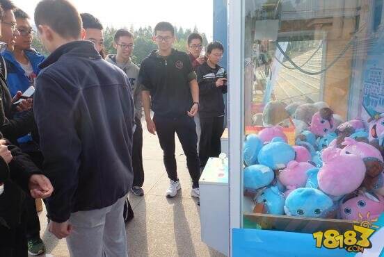 全国高校第一高 复旦大学携不思议迷宫首办垂直马拉松