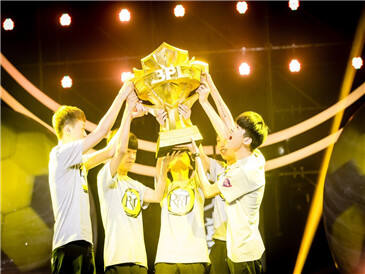 RBT进军球球大作战全球总决赛 最强黑兔成长史