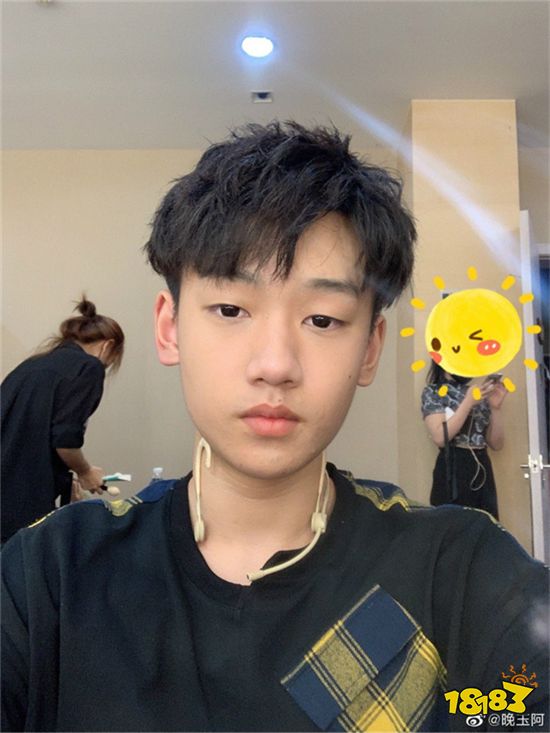 人帅声甜的绿色小清新主播晚玉:"认真努力的00后最酷"