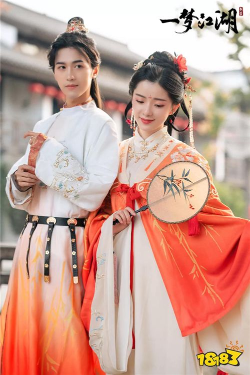 《一梦江湖》与知名汉服品牌"流烟昔泠"联合出品,以游戏内外观"醉秋声