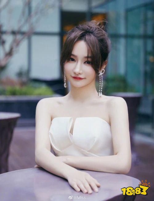 强强对弈开启电竞女王miss携世锦赛冠军肖若腾开启金铲铲虎牙首秀
