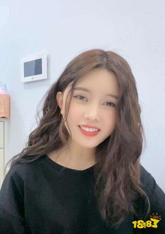 网红歌手麦小兜写真图片麦小兜高清微博生活照麦小兜近期图片套图