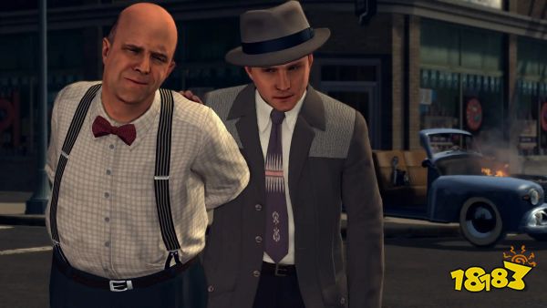 L.A. Noire on Nintendo Switch - Cole walks behind a handcuffed suspect