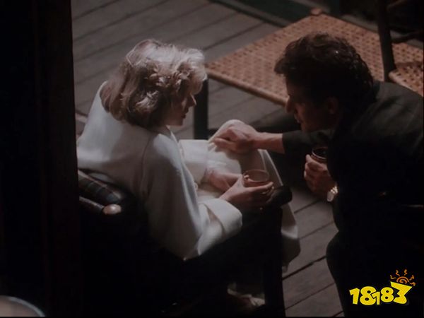 Tales-from-the-Crypt-Threes-A-Crowd