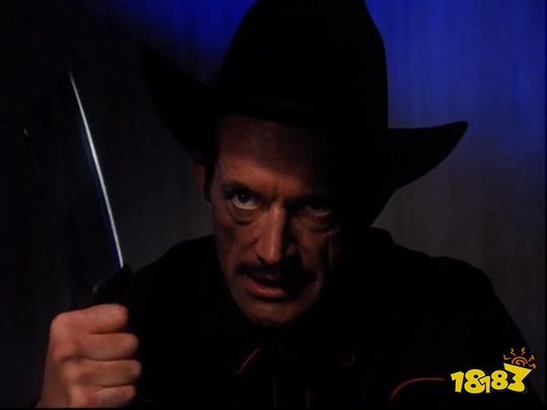 Tales-from-the-Crypt-Cutting-Cards-Lance-Henriksen