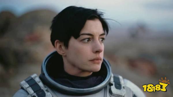 anne-hathaway-calls-christopher-nolan-an-angel-for-backing-h_87yj-1