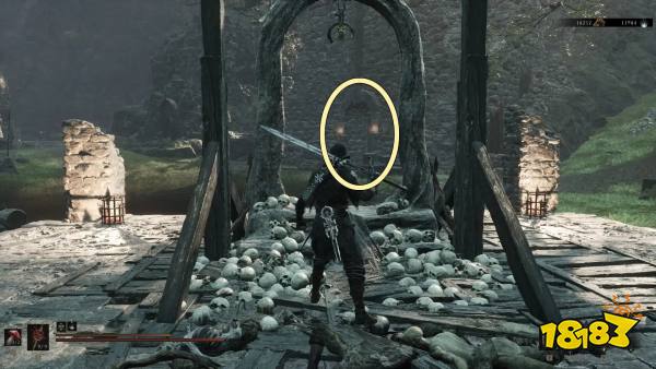 Looking through an illusion gate in Mortal Shell 2.