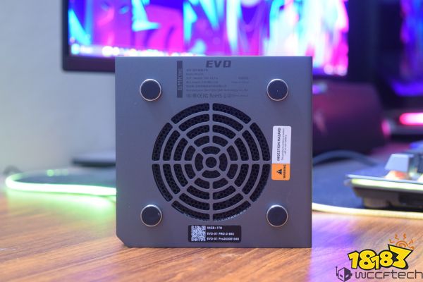 A GEEKOM Mini IT8 with visible