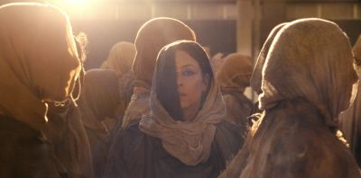 《热点》:诺米·拉佩斯主演的科幻惊悚片,被比作《沙丘》的疯狂表亲