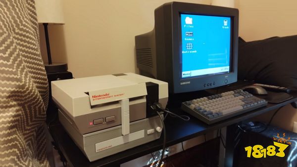 YouTuber将NES改装成能用的90年代PC