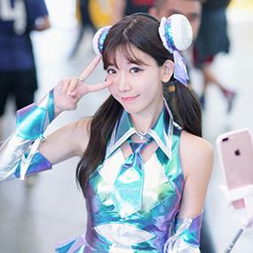 CJ首日最美AC娘出炉 粉丝争相表白
