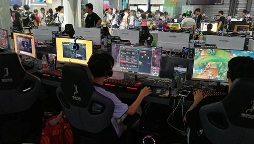 周杰伦网吧开到了ChinaJoy？分文不取免费开黑
