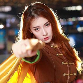 2018ChinaJoy：世纪天成展台看showgirl