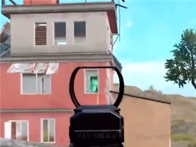 和平精英呆萌队友跑圈送人头 扮猪吃老虎反杀吃鸡