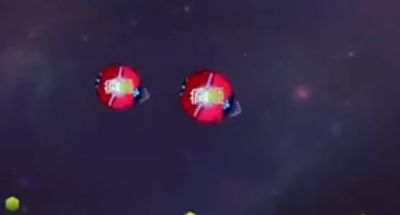 球球大作战疯子：躲在刺底下埋伏，趁机偷袭！