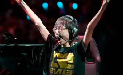 LPL野王Mlxg沦为老赖：炒股亏光2500万，直播摆烂违约靠花呗度日！