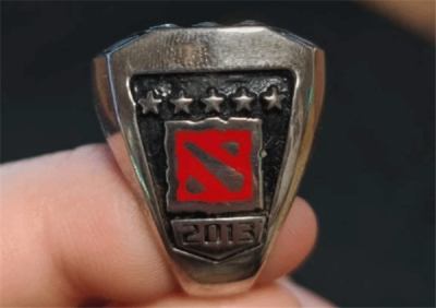 《DOTA2》TI3传奇冠军戒指49万起拍却无人出价？原主人布狗决裂电竞？！