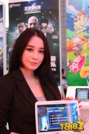 ChinaJoy开幕 《实况俱乐部》美女团送福利