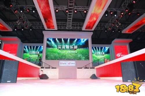ChinaJoy开幕 《实况俱乐部》美女团送福利