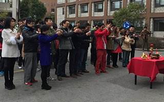 同饮武侠梦 古龙群侠传官方全员祭拜古龙