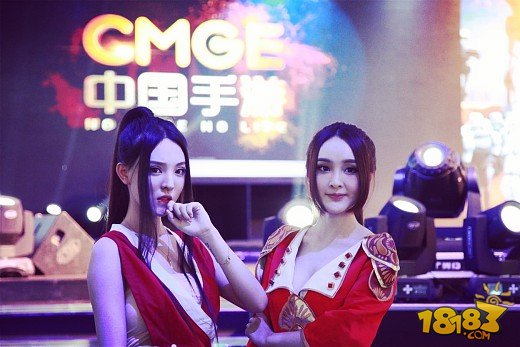 ChinaJoy开馆首日_“小杨幂”、“小南湘”惊现中国手游展台