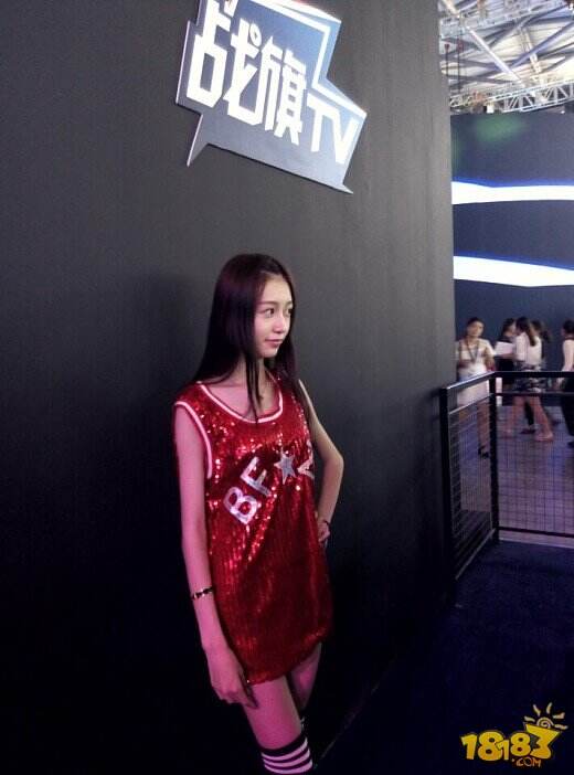 2015CJ 战旗TV上演LPL赛事感 粉丝席地观看