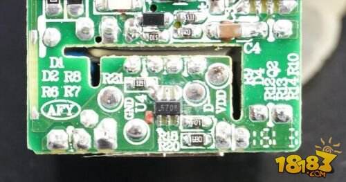 乐Max2充电速度怎么样？QC3.0充电器拆解