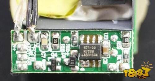 乐Max2充电速度怎么样？QC3.0充电器拆解