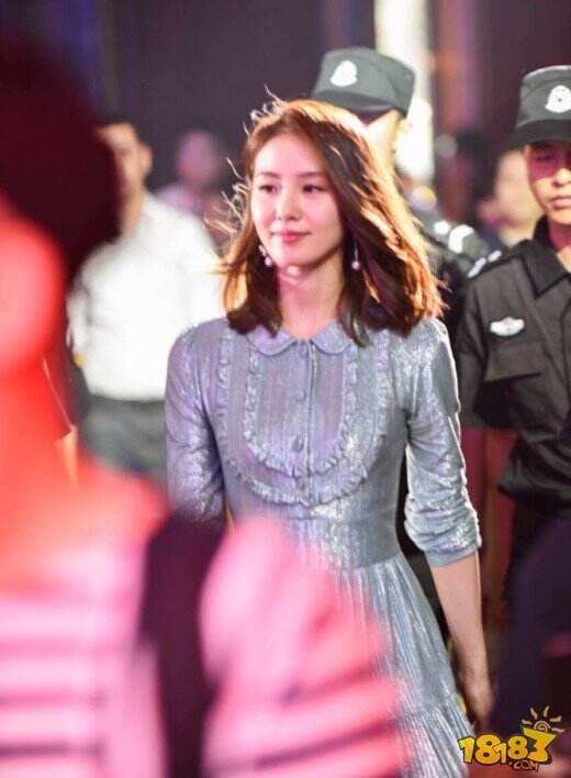 31万人CC直播看刘诗诗  明星跻身直播圈网红靠边站