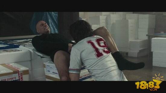 污的毁天灭地！年度最污喜剧《王牌贱谍格林斯比》