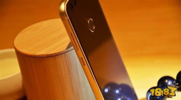 最漂亮的手机 华为荣耀8三色真机美图赏