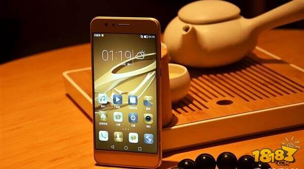 最漂亮的手机 华为荣耀8三色真机美图赏