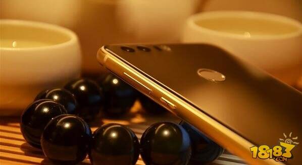 最漂亮的手机 华为荣耀8三色真机美图赏