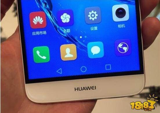 华为麦芒5真机图赏：配置很三星 黑边很华为