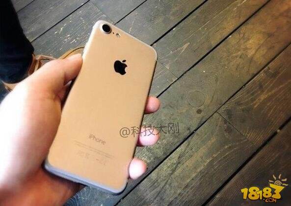 苹果iPhone 7/7Plus/7Pro真机图片齐曝光！