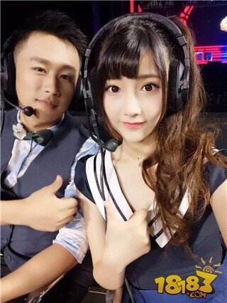 团战机关枪遇上快嘴小萝莉 王者荣耀解说团大有看头