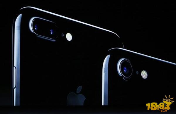 苹果发布会讲了8件事 全场最热烈掌声给了耳机