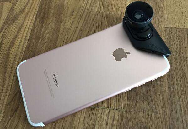 它就是适配于iPhone7系列的Olloclip镜头组