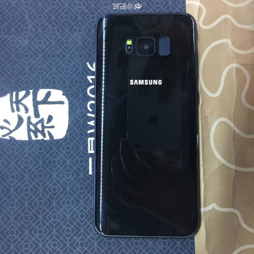 微博曝光三星S8黑色真机 这次没跑了