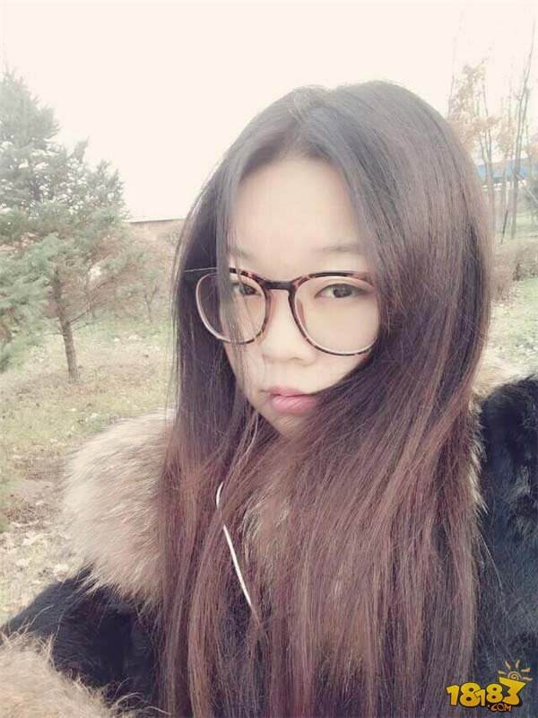 最污女解说19点首秀虎牙直播 筱妖生活照如此清纯