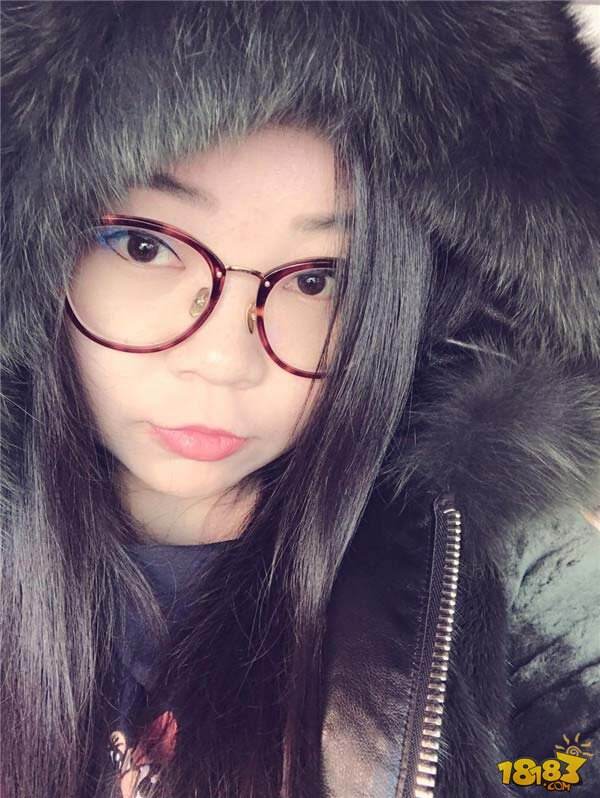 最污女解说19点首秀虎牙直播 筱妖生活照如此清纯